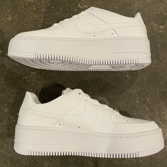 Nike Air Force 1 Sage Low in White - Picture 7 of 7